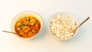 Kip curry en komijnrijst