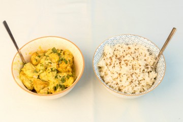 Kip korma met komijnrijst